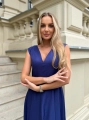 Sukienka granatowa długa z dwoma rozcięciami i dekoltem w literkę V z lekko mieniącego się materiału - Milena 25817