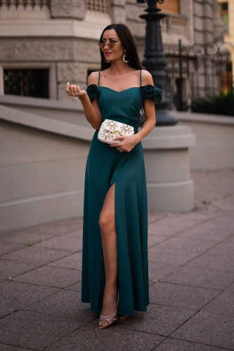 Sukienka Flower Maxi zielona - na cienkie ramiączka ozdobione różami 45136